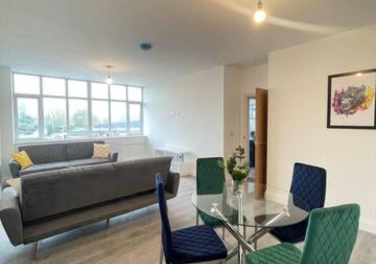 2 Bedroom Apartment - Flitwick - Contractor Friendly - Tourist Ready - Full Kitchen - Wifi - Smart Tv - Sofa Bed - Free Parking - Ideal For Short Or Long Stays Dış mekan fotoğraf