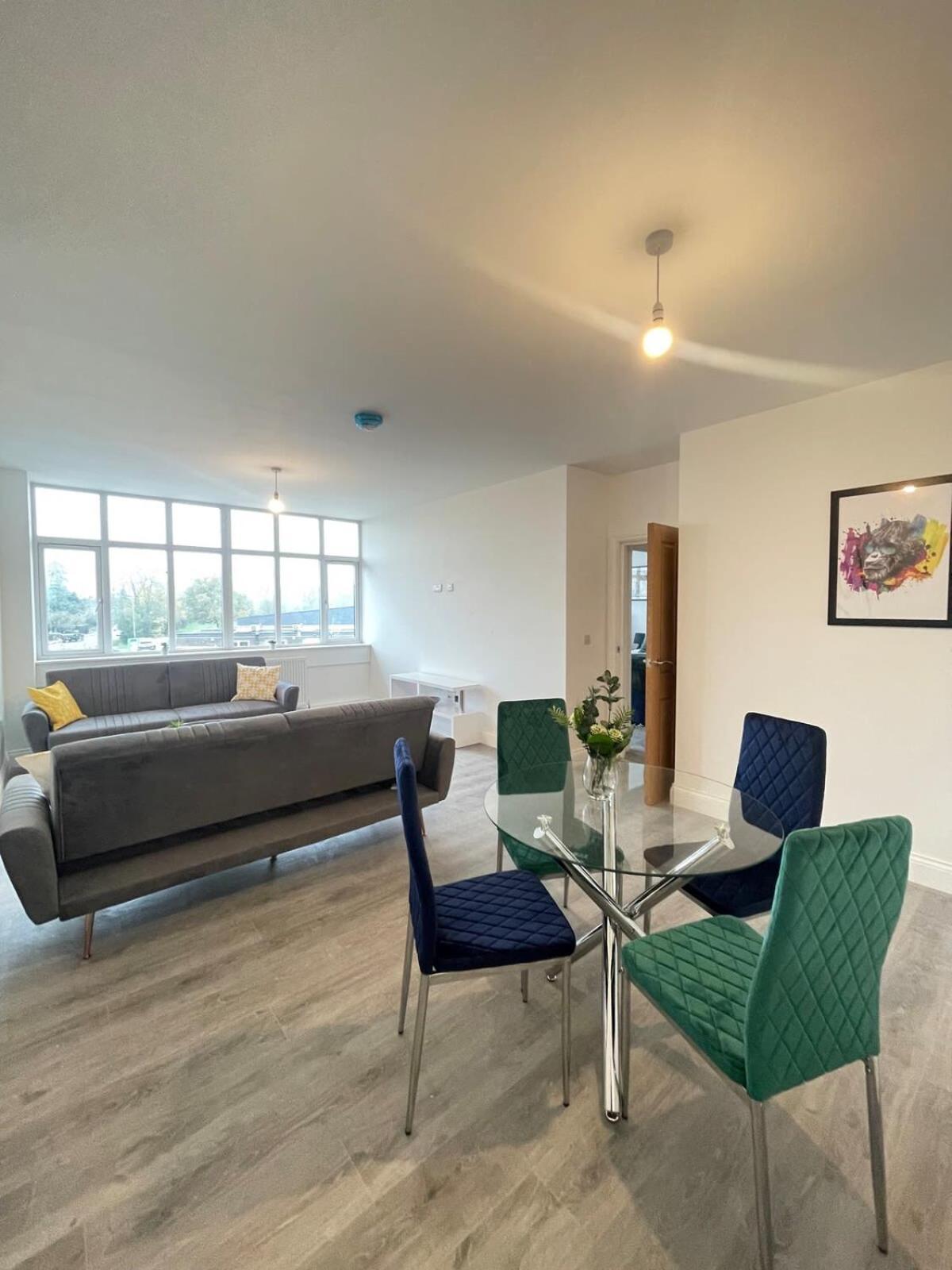 2 Bedroom Apartment - Flitwick - Contractor Friendly - Tourist Ready - Full Kitchen - Wifi - Smart Tv - Sofa Bed - Free Parking - Ideal For Short Or Long Stays Dış mekan fotoğraf