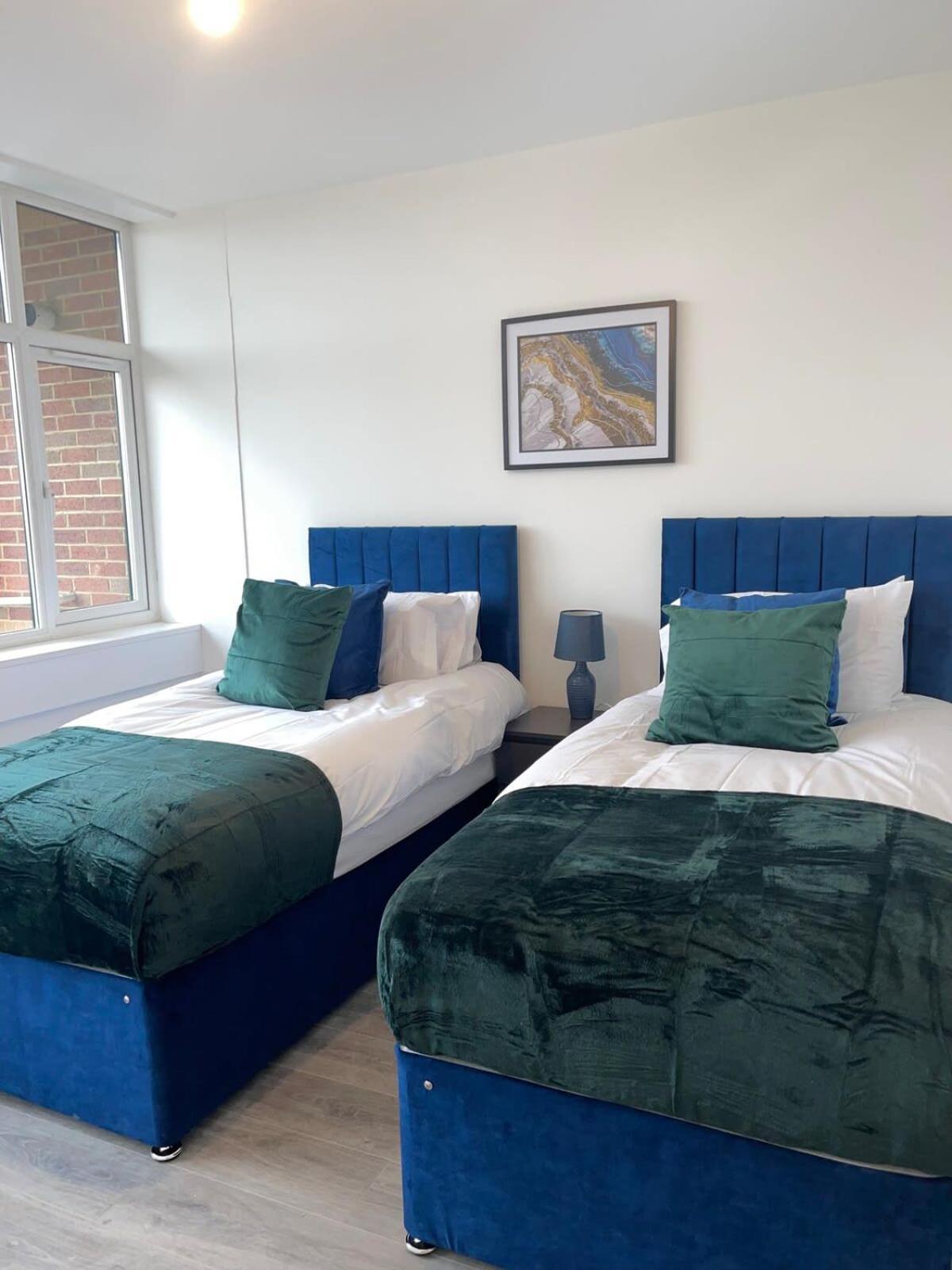 2 Bedroom Apartment - Flitwick - Contractor Friendly - Tourist Ready - Full Kitchen - Wifi - Smart Tv - Sofa Bed - Free Parking - Ideal For Short Or Long Stays Dış mekan fotoğraf