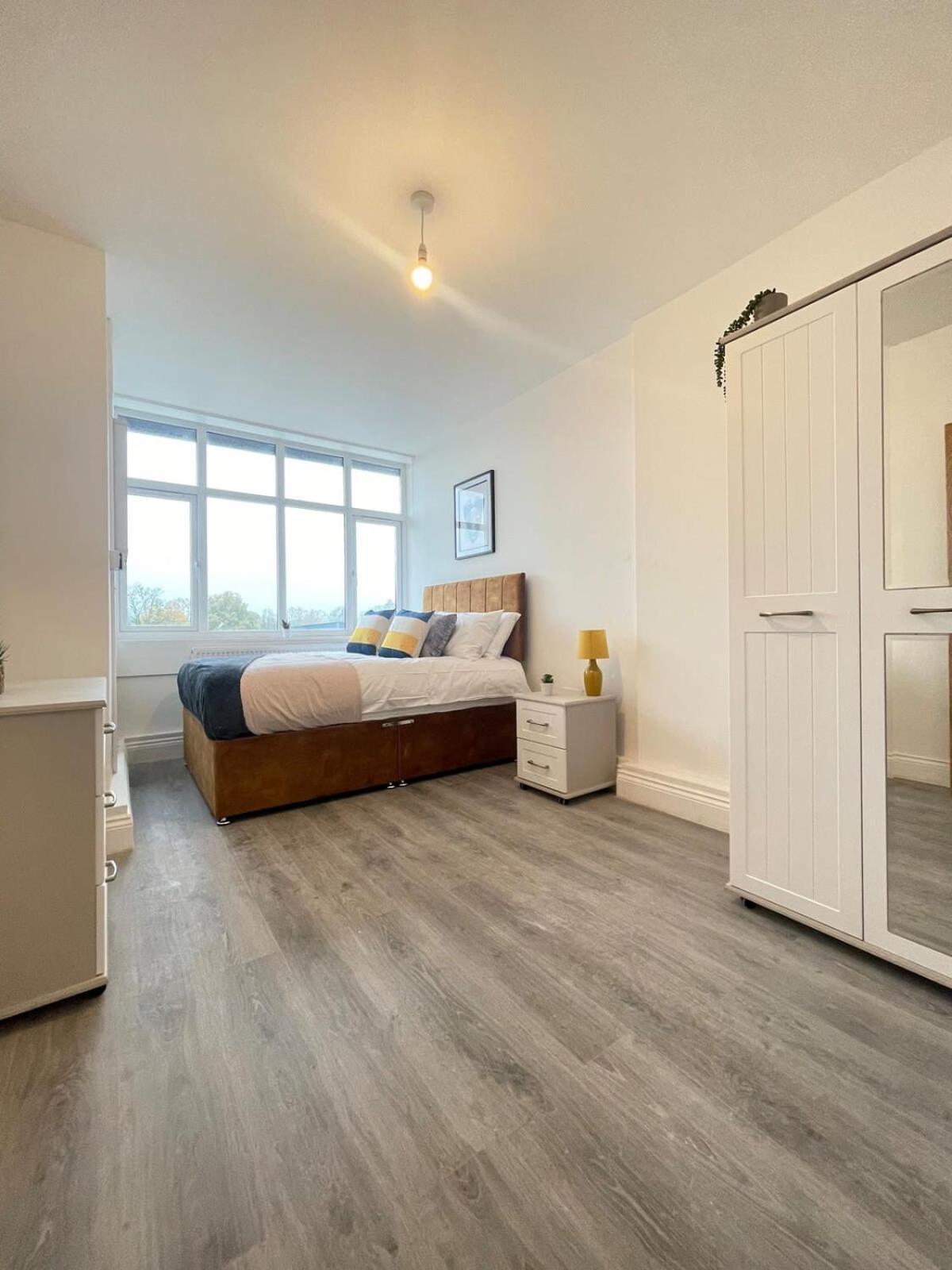 2 Bedroom Apartment - Flitwick - Contractor Friendly - Tourist Ready - Full Kitchen - Wifi - Smart Tv - Sofa Bed - Free Parking - Ideal For Short Or Long Stays Dış mekan fotoğraf